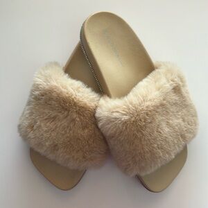 Wild Diva Rhinestone Faux Fur Fluffy Slides/ Slippers Size 10